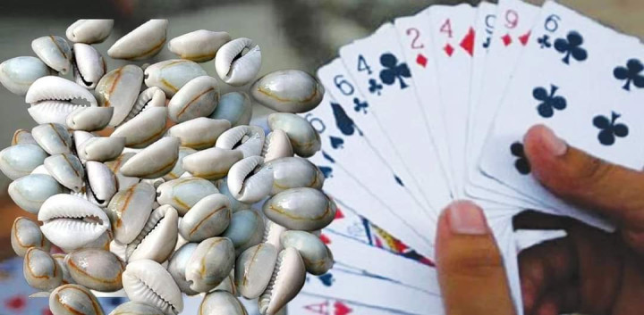 जुवातास खेल्ने १४ जना पक्राउ