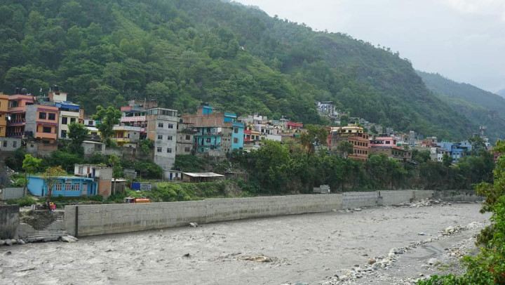 बेनी बजार जोगाउन पक्की पर्खाल