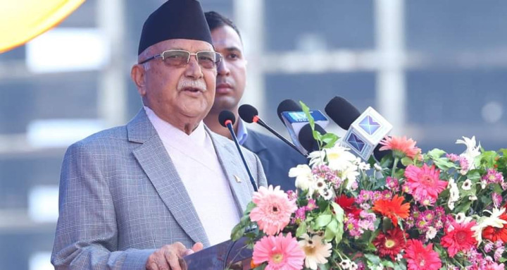 आफूविरुद्ध नारा लागेपछि प्रधानमन्त्री ओलीले भने – नयाँ पुस्ताले शिष्टता र मर्यादा बिर्सिए