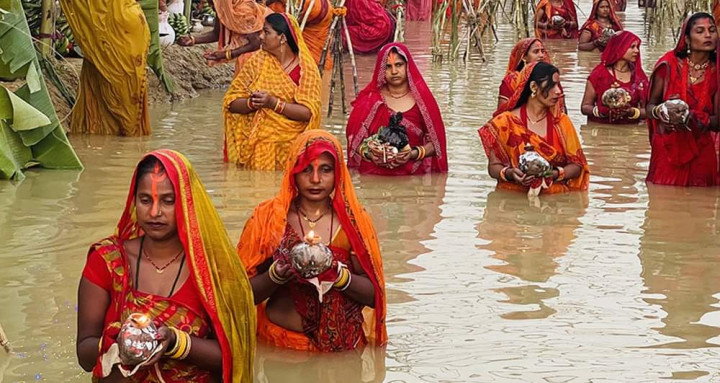 उदाँउदो सूर्यलाई अर्घ दिएर छठ पर्व समापन