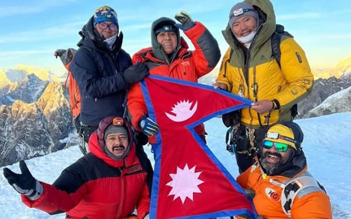 काङ्ग्रेस महामन्त्री शर्माले गरे हिमाल आरोहण