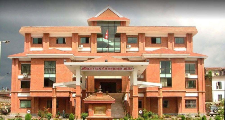 ७ हजार घुससहित कार्यालय सहयोगी अख्तियारको नियन्त्रणमा