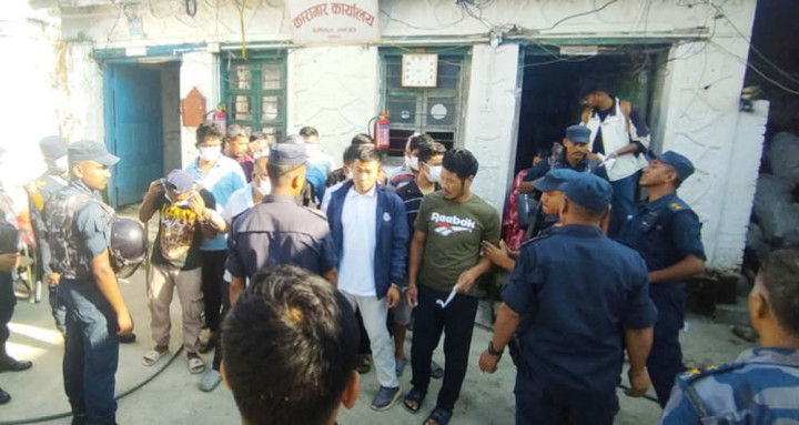 लमजुङ कारागारको पर्खाल भत्कियो,   १०९ जना कैदी र थुनुवा स्थानान्तरण