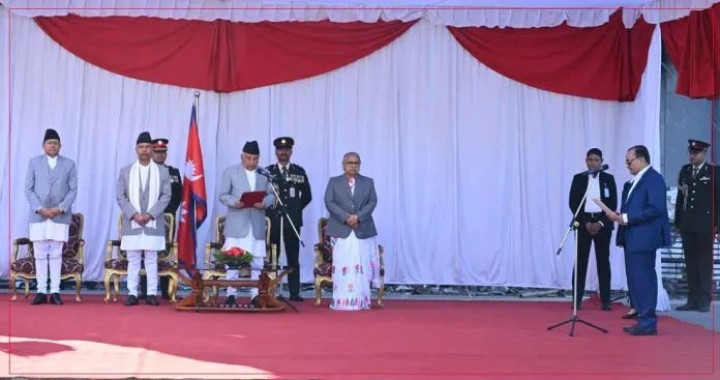 राष्ट्रपति पौडेलद्वारा मधेस प्रदेशका नवनियुक्त प्रदेश प्रमुख कर्णलाई शपथ