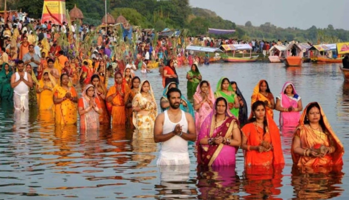 उदाउँदो सूर्यलाई अर्घ्य दिएपछि सकियो छठ पर्व
