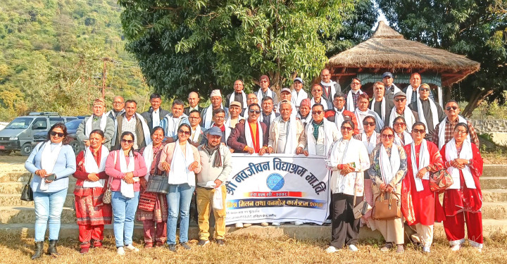 सर्लाहीमा पूर्व विद्यार्थीले गरे "नवजीवन मित्रमिलन समाज-२०४८" स्थापना