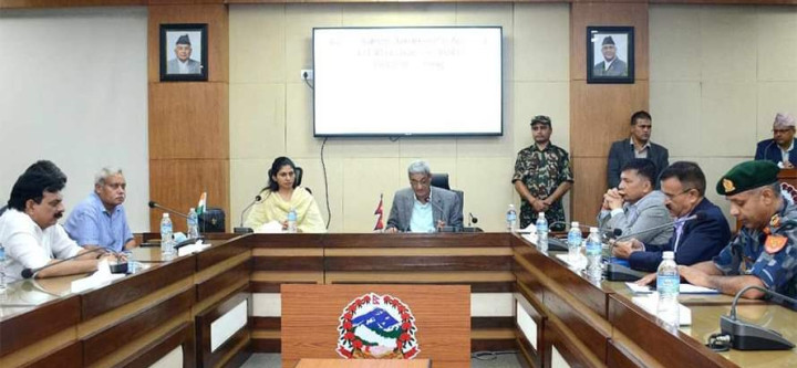 भारतकी राज्यमन्त्रीले भेटिन् बस दुर्घटनाका घाइते