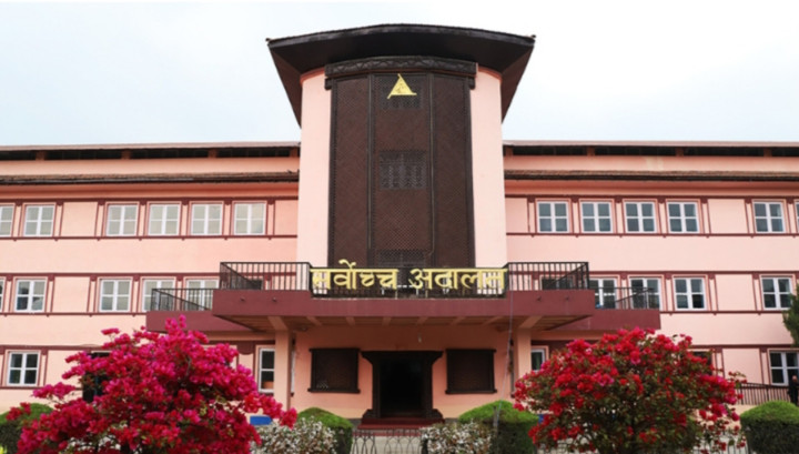 गिरीबन्धुसम्बन्धी फैसला   कार्यान्वयन नगर्नुको कारण पेस गर्न सर्वोच्चको आदेश